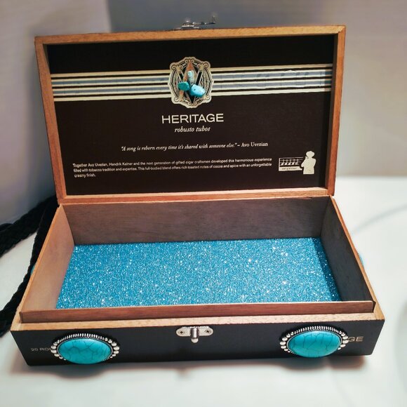 Suenos de Saundra Upcycled Collection, HERITAGE, Shoulder Strap, Cigar Box Purse - Picture 10 of 13